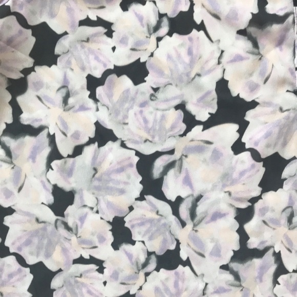 APT. 9 Top - Picture 3 of 8